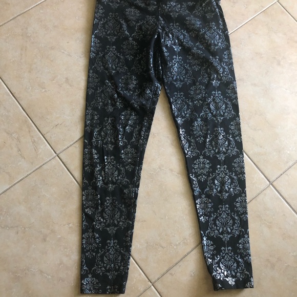 Victoria Secrets legging - Picture 2 of 4